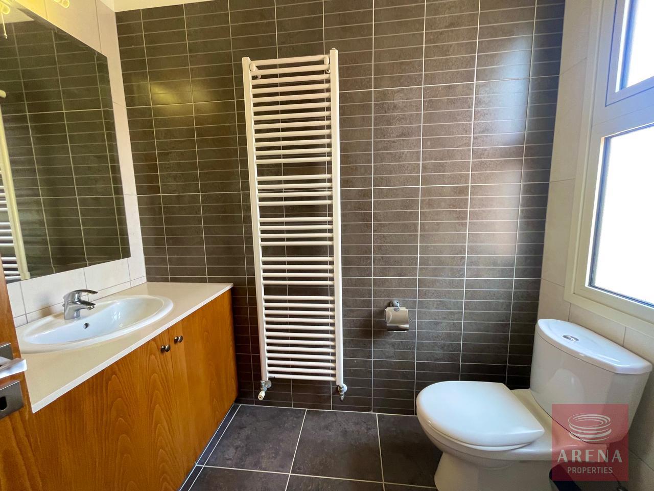 20-5-BED-VILLA-IN-PERVOLIA-8296