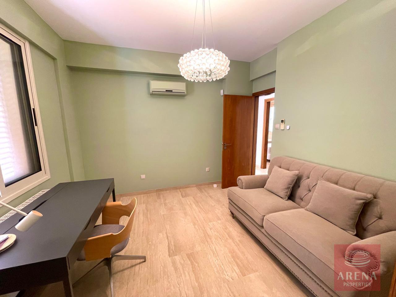 21-5-BED-VILLA-IN-PERVOLIA-8296