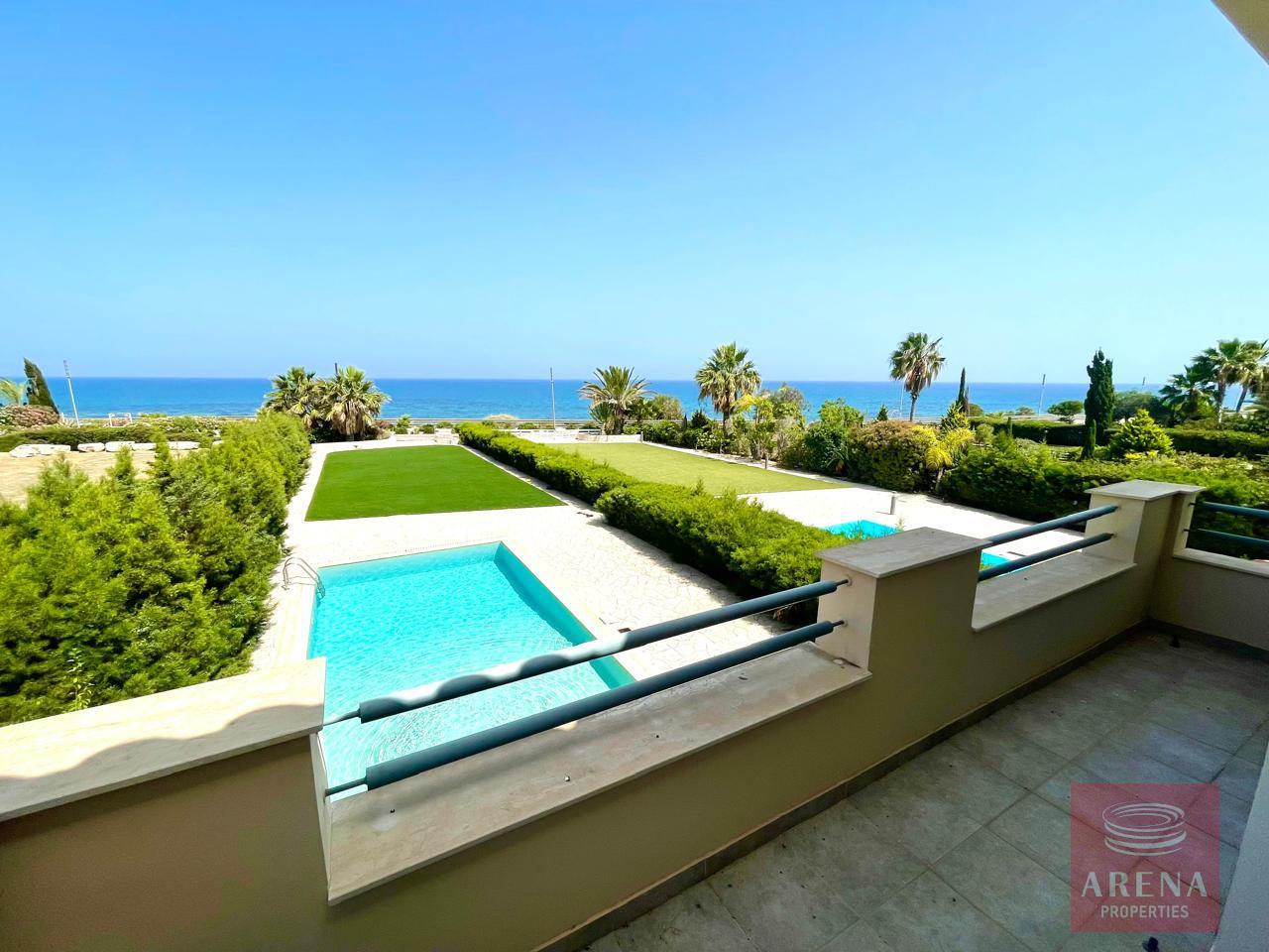 25-5-BED-VILLA-IN-PERVOLIA-8296