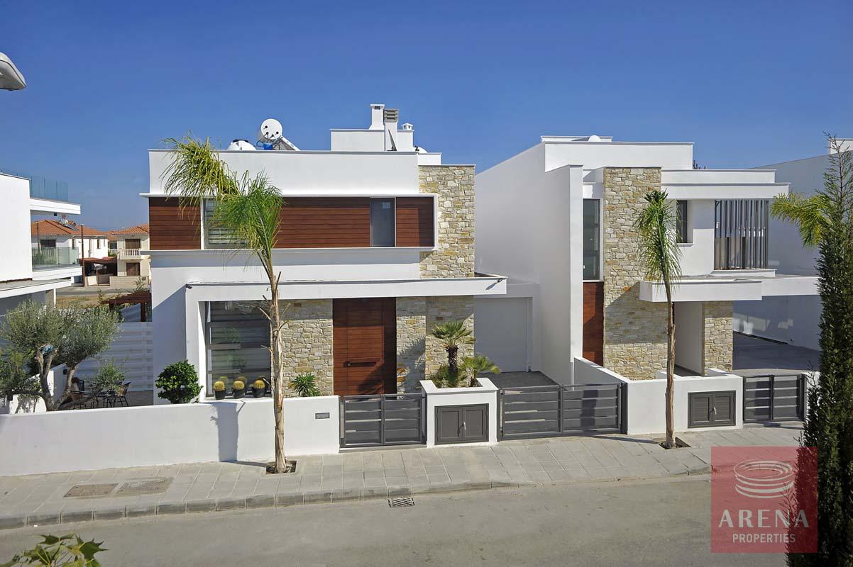 3-5-BED-VILLA-IN-DEKELIA-5641-1