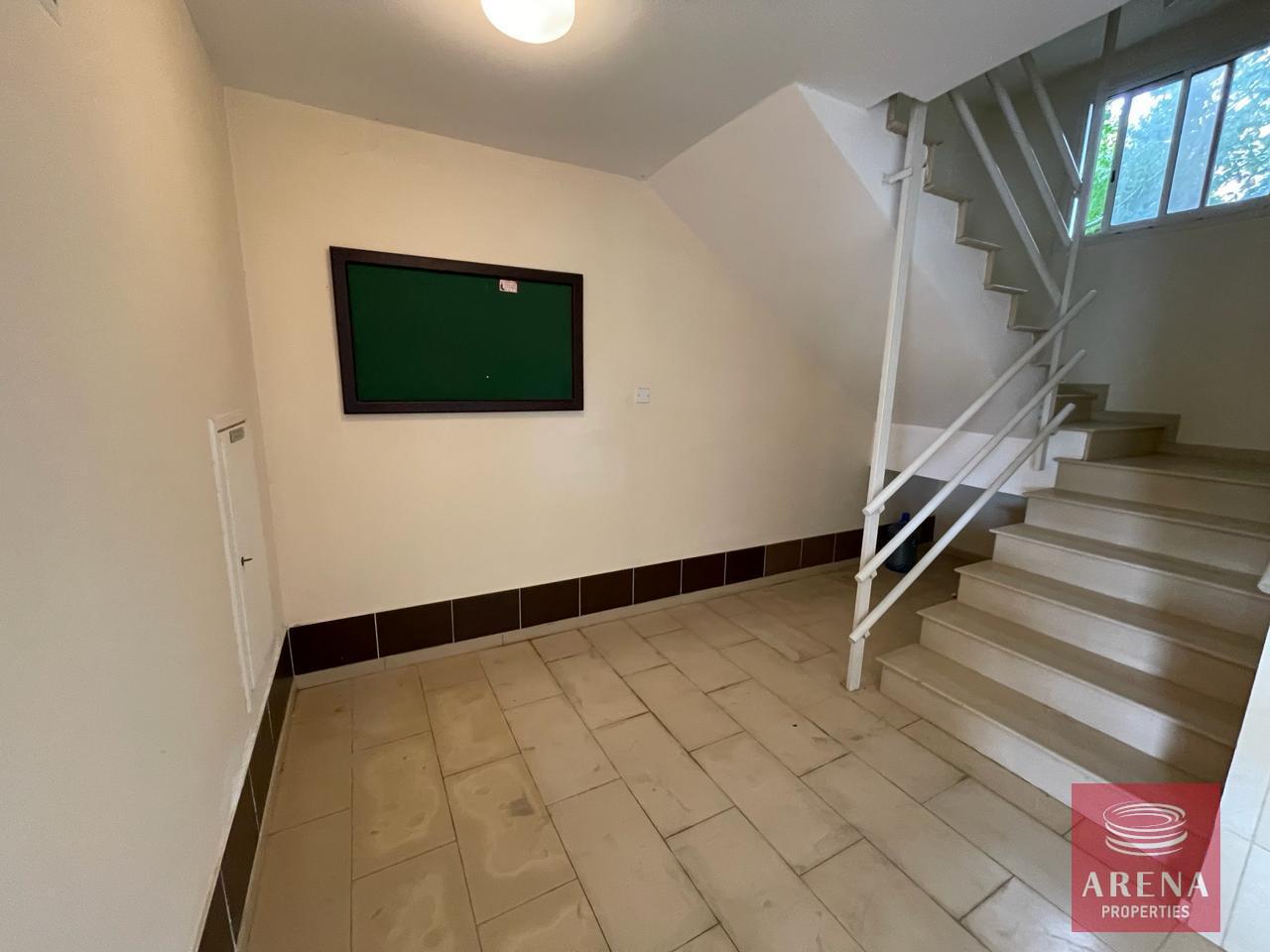 6-2-bed-apt0in-oroklini-7749-4