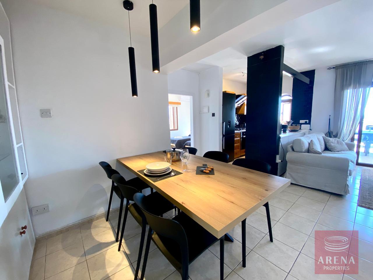 9-2-BED-APT-KAPPARIS-8233