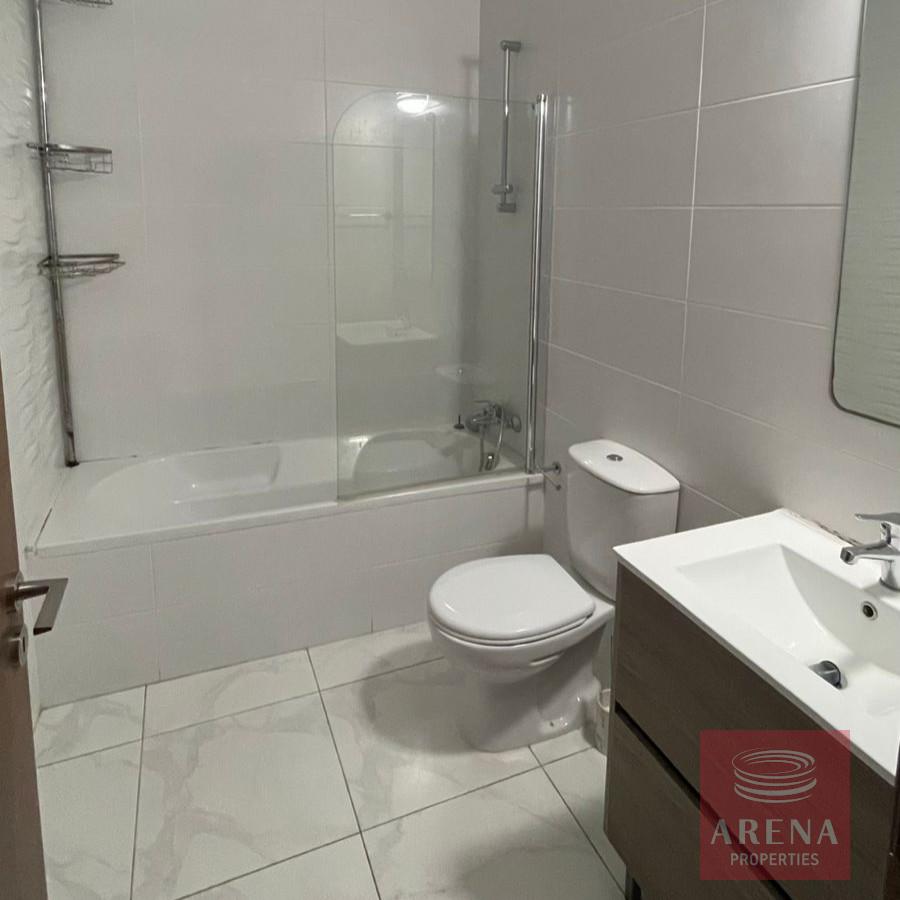 6aa409f64b283-2