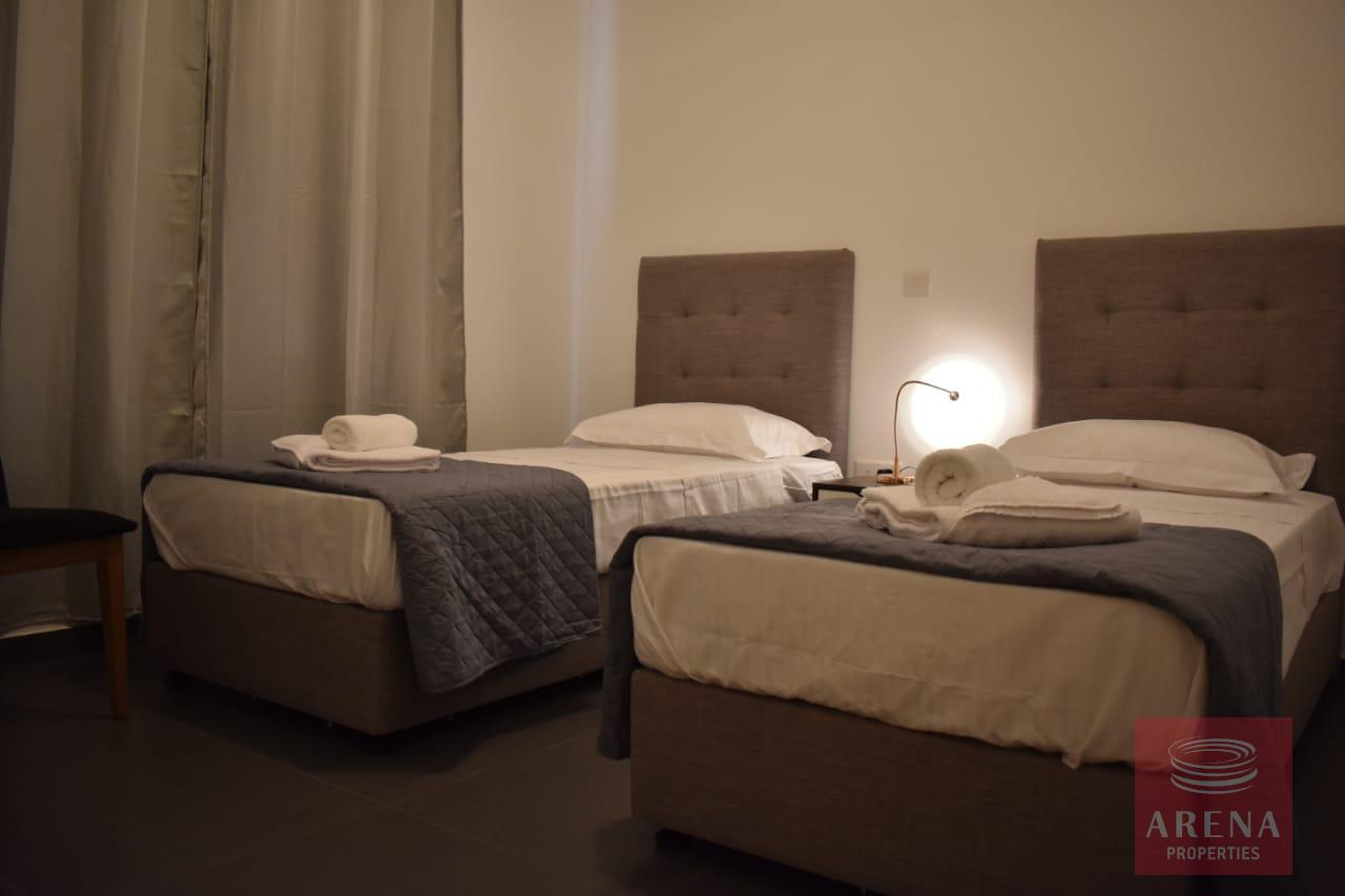 9-2-BED-APT-RENT-KAPAPRIS-9300-10