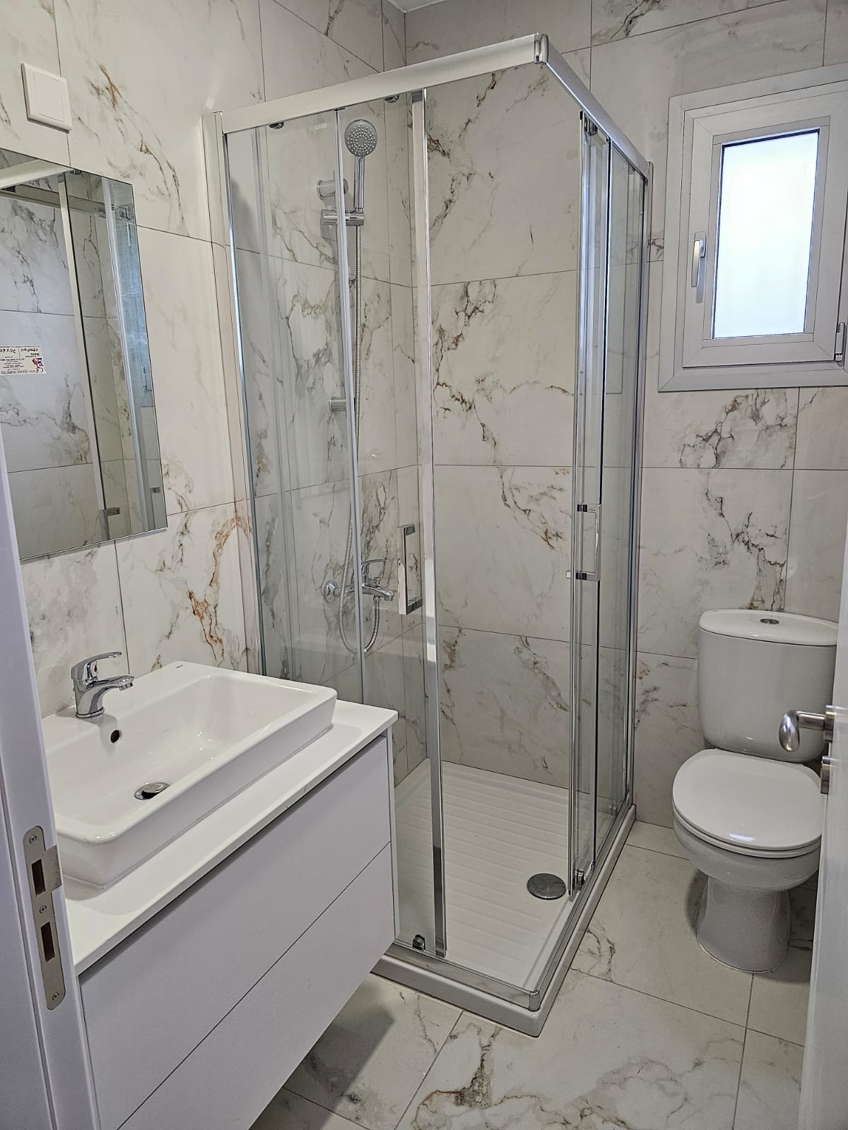 APT-KAMARES-10160-2