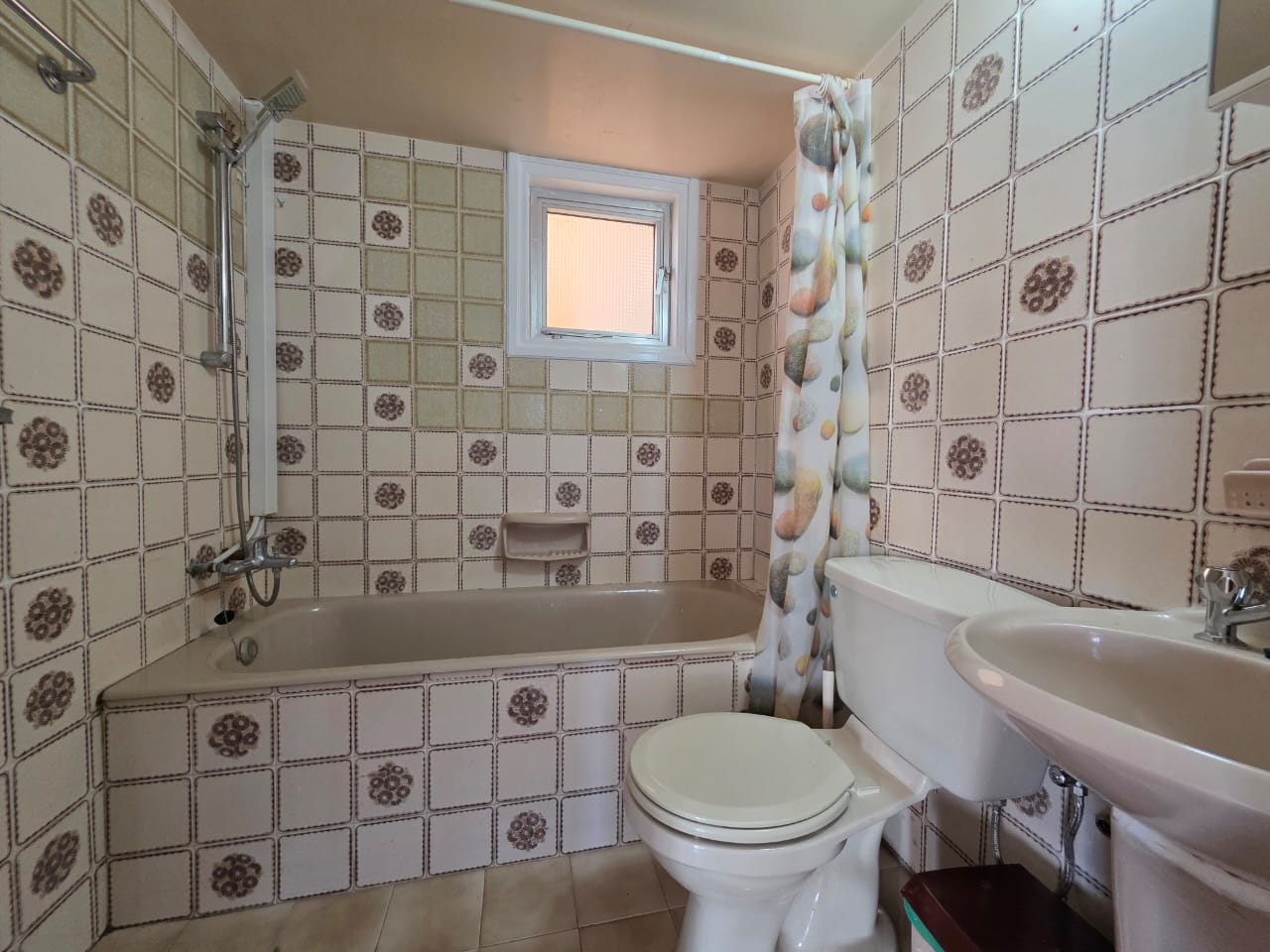 1-3-bed-apt-for-rent-9751-10-1