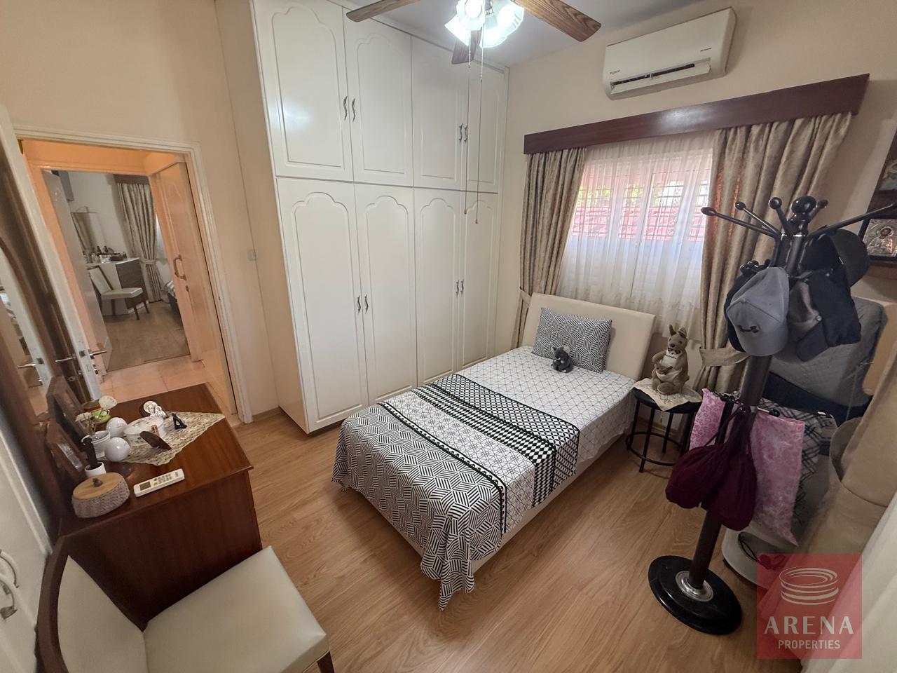 6ac8b07194950-2